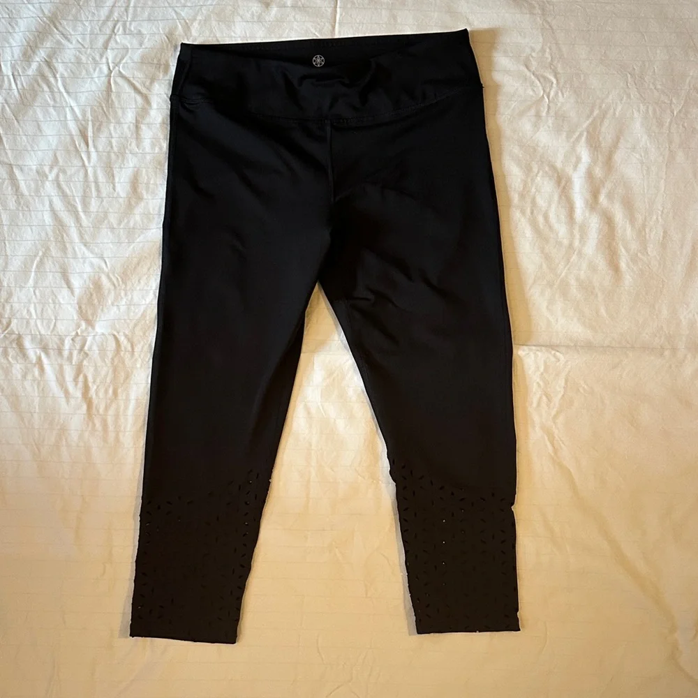 GAIAM Black Leggings - Picture 1 of 6